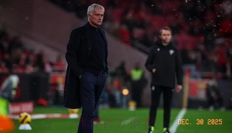 2-0!葡超30冠霸主8连胜+开局16轮不败 62岁穆帅绝望:被甩开10分 2-0!葡超30冠霸主8连胜+开局16轮不败 62岁穆帅绝望:被甩开10分